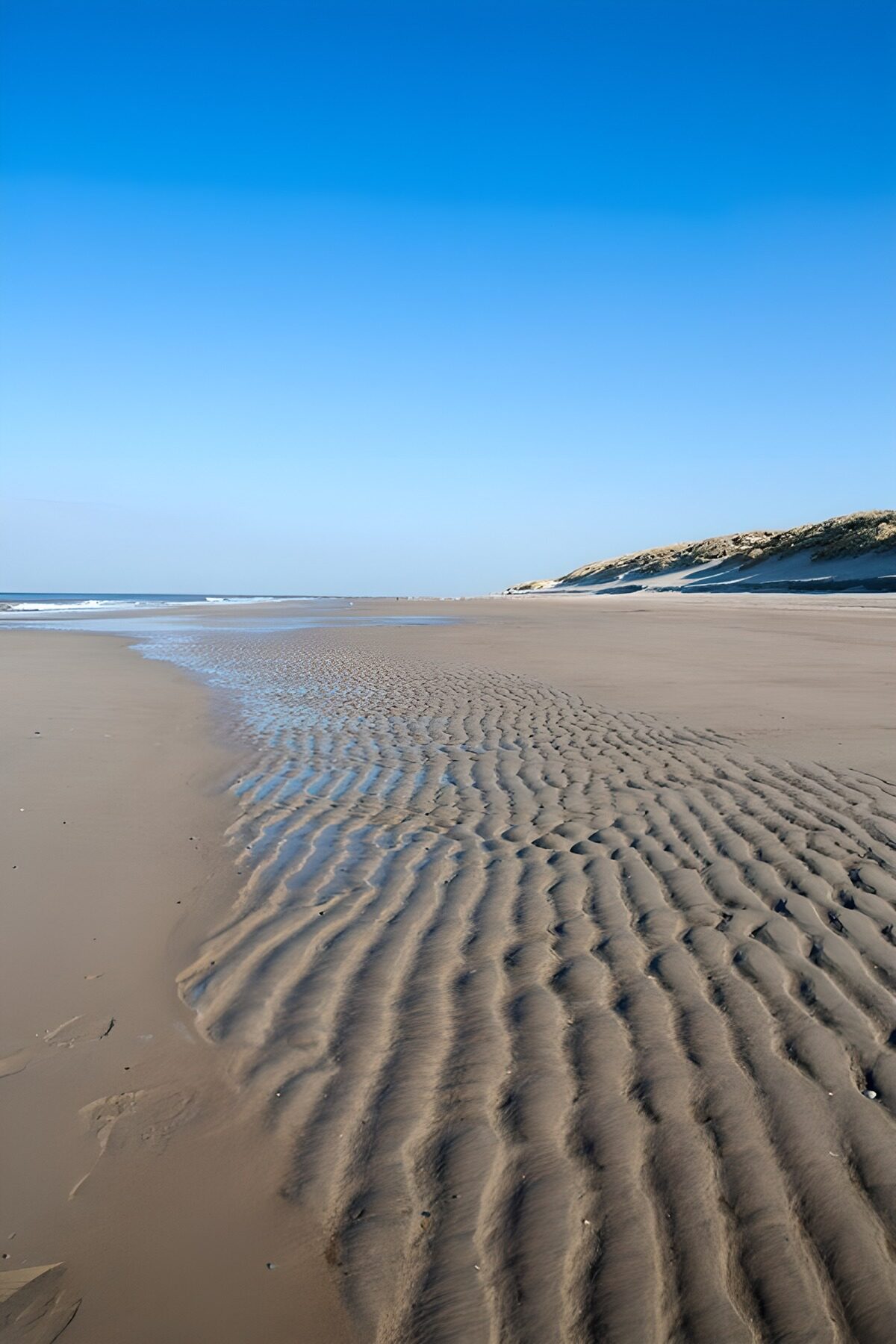 HPDK52171: Sandstrand og klitter i lavvandets ro