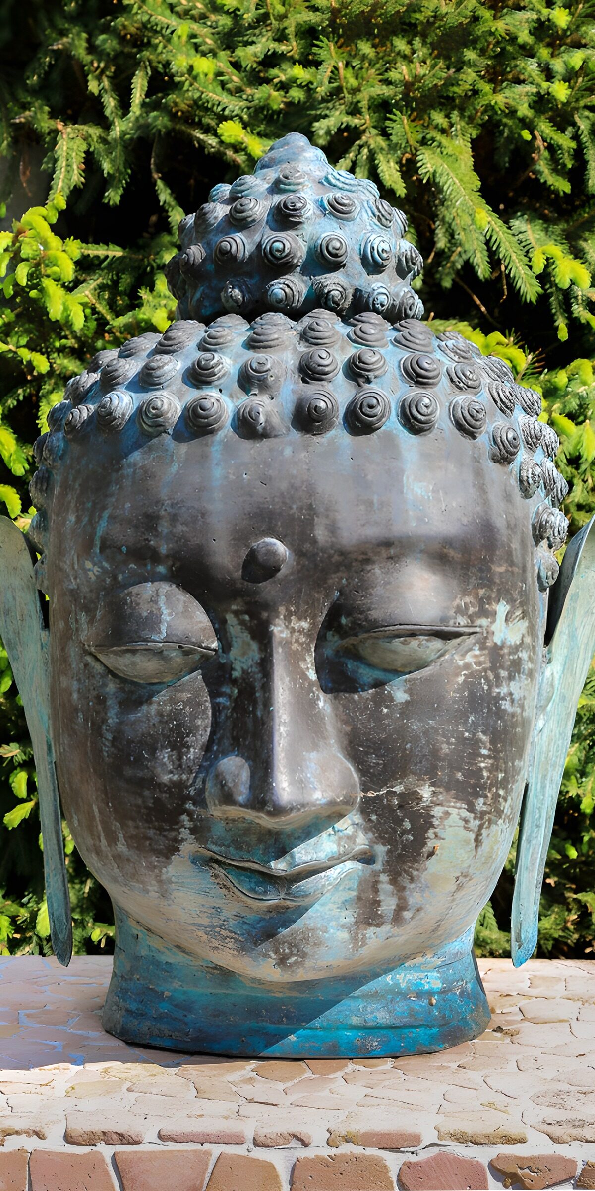 HPDK22760: Buddhahoved med blå patina og ro