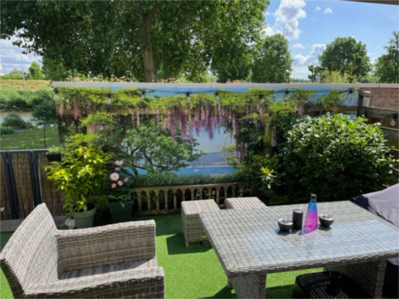 A peaceful, inviting garden setting